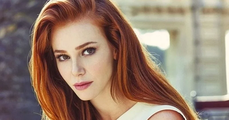 Ünlü oyuncu Elçin Sangu dan hastalık iddialarına cevap: Tuhaf değil mi?