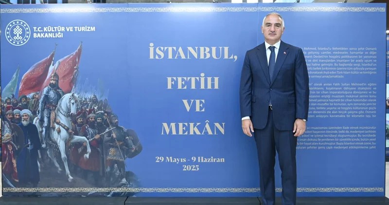 Bakan Ersoy açılışını yaptı... İstanbul, Fetih ve Mekân sergisi AKM de açıldı