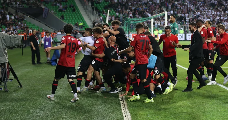 Süper Lig e son bileti Fatih Karagümrük kaptı
