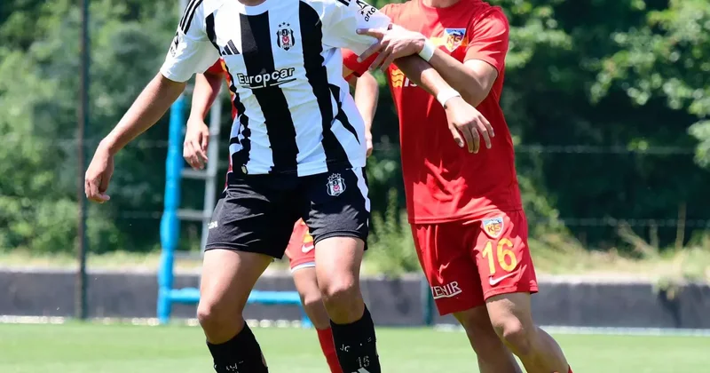 Nefes kesen düello! 8 gollü maçta kazanan çıkmadı