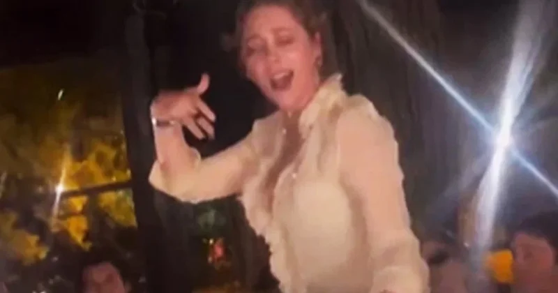 Bahar ın başrolü Demet Evgar ın ekip yemeğinde coştuğu anlar olay oldu Sözcü Gazetesi