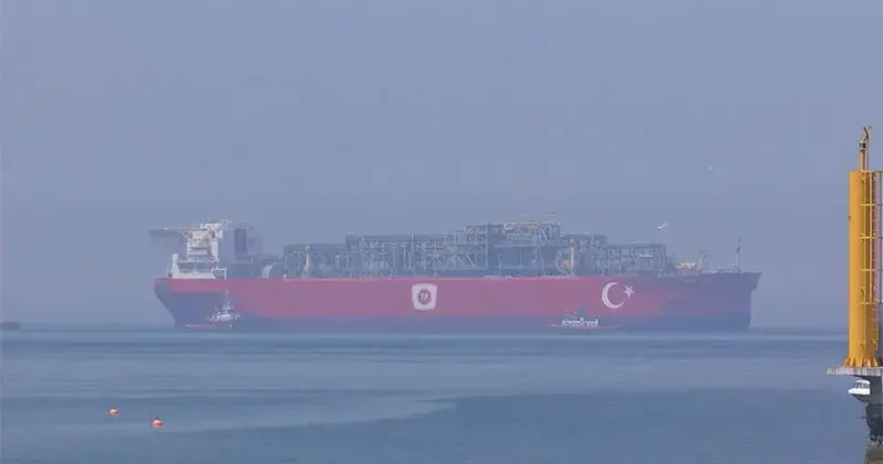 Türkiye nin ilk Yüzer Üretim Tesisi Osman Gazi , İstanbul Boğazı ndan geçti