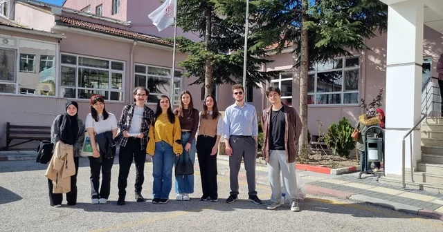 Çubuk ta üniversite öğrencileri huzurevindeki yaşlılarla buluştu Ankara Haberleri