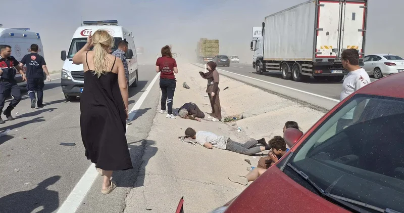 Aksaray da kum fırtınası! Görüş mesafesi düştü, 8 araç birbirine girdi: Çok sayıda yaralı var