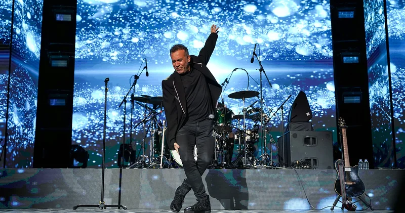 Haluk Levent, 30. sanat yılını Harbiye de kutladı