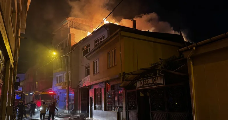 Bursa da oto tamirhanesinde yangın