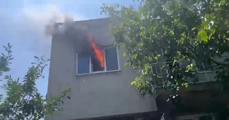 Burdur da iki katlı evde yangın