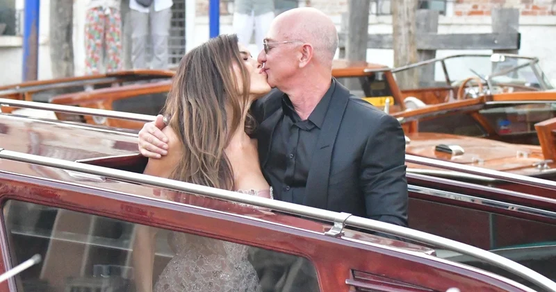 Jeff Bezos ve Lauren Sanchez in bitmeyen düğünü! Pijama partisi verdiler magazin haberleri