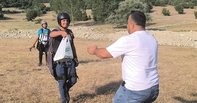 Havadan baklava indi: Neye uğradığını şaşırdı