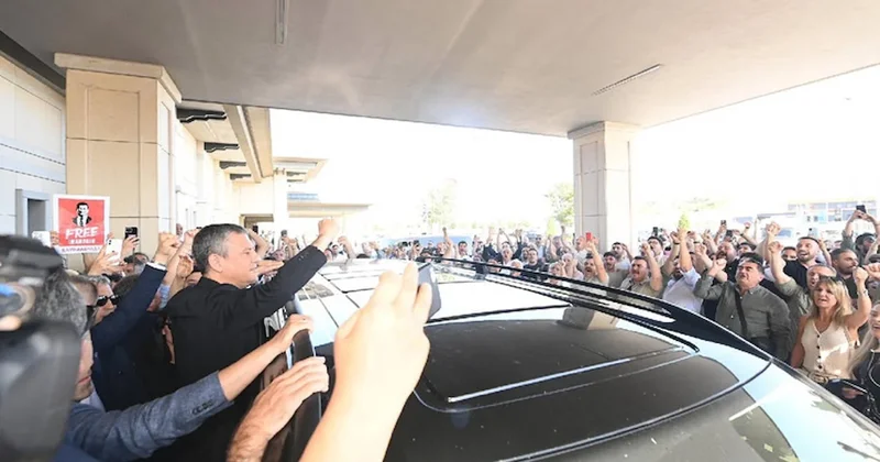 Yurt dışından dönen Özel e partililerden karşılama Sözcü Gazetesi