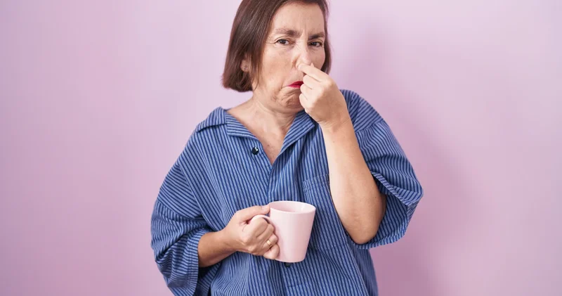 Kokuya katlanma devri sona erecek! Bardaklardaki kötü kokuyu çıkarmanın sırrı açığa çıktı