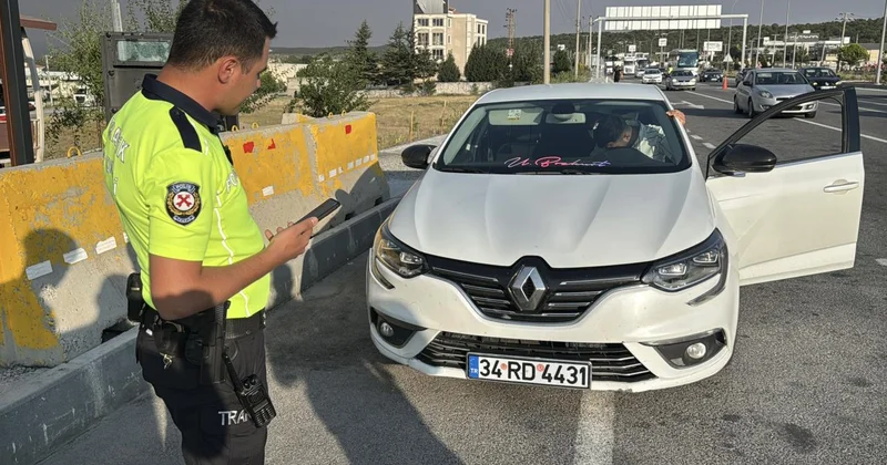 Polis noktasına çakar lamba yakarak giren sürücü ve araç sahibine 276 bin lira ceza
