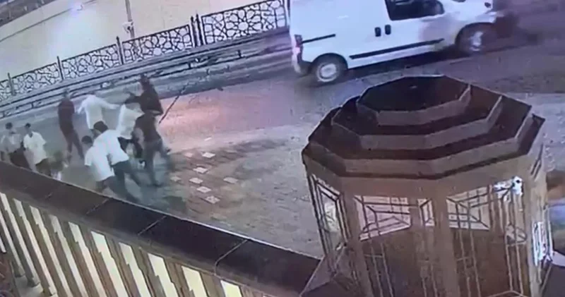KORKUNÇ CİNAYET! 6 kişi birden dövdü! Taksim Meydanı nda laf atma cinayeti! Güncel haberler Son dakika haberleri