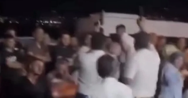 Malatya da düğünde maganda dehşeti: Çocukların arasında havaya ateş açtılar VİDEO İZLE