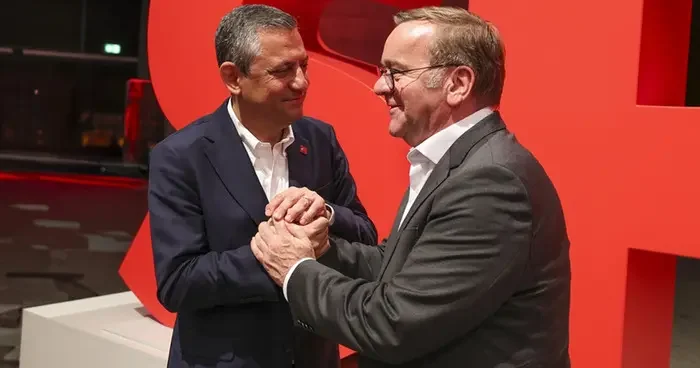 CHP Genel Başkanı Özel, Berlin de temaslarda bulundu