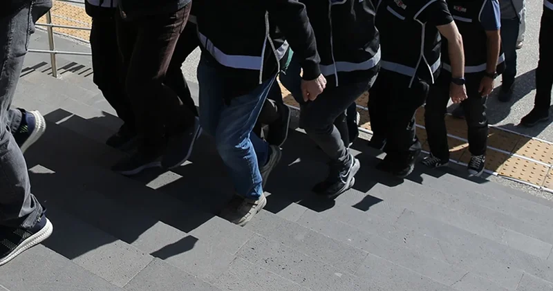 İzmir de çeşitli suçlardan aranan 141 kişi yakalandı