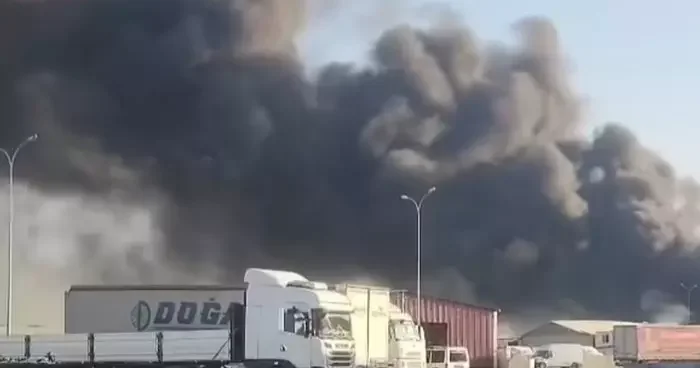 Gaziantep te yoğun dumana neden olan lastik yangını korkuttu