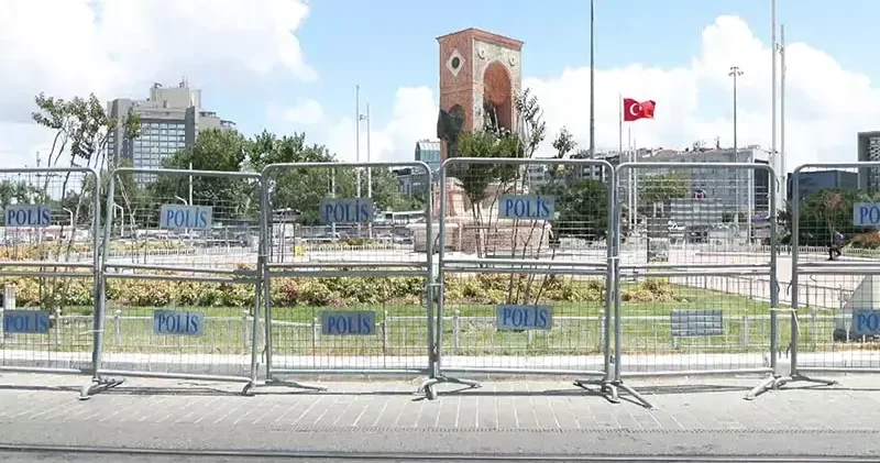 Taksim Meydanı na yaya girişi kapatıldı