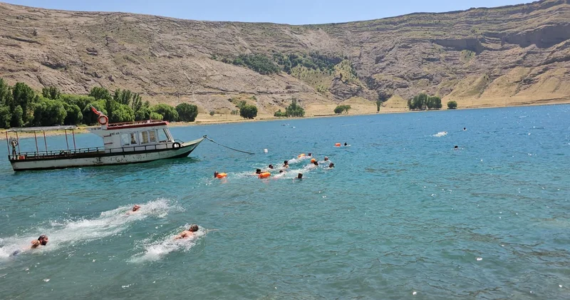 Van Gölü’nde kabotaj bayramı coşkusu