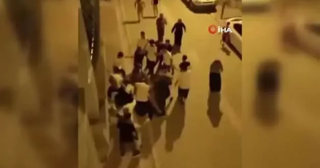 Ailelerin laf atma kavgası kameralara böyle yansıdı
