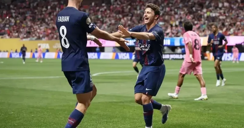 PSG, Messi nin takımını fena dağıttı! Çeyrek finale yükseldiler