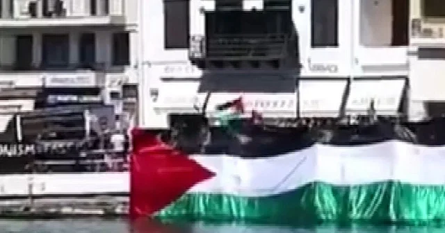 Yunanistan da İsrailli turistler Filistin bayrağıyla karşılandı VİDEO İZLE
