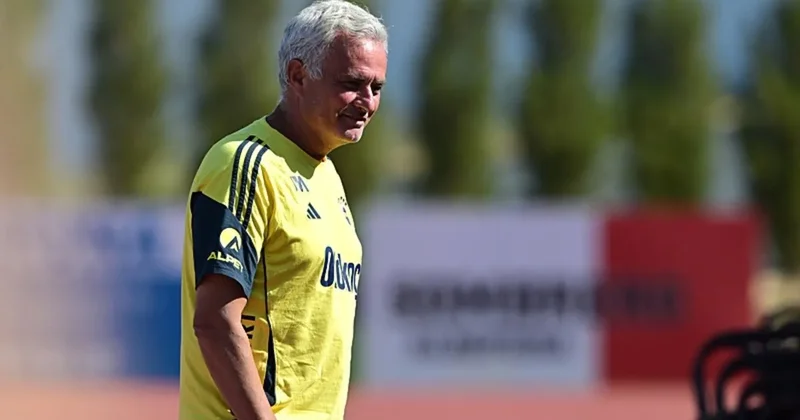 Fenerbahçe’nin kadroda düşünmediği isim elde kaldı! Maaşı sorun oldu