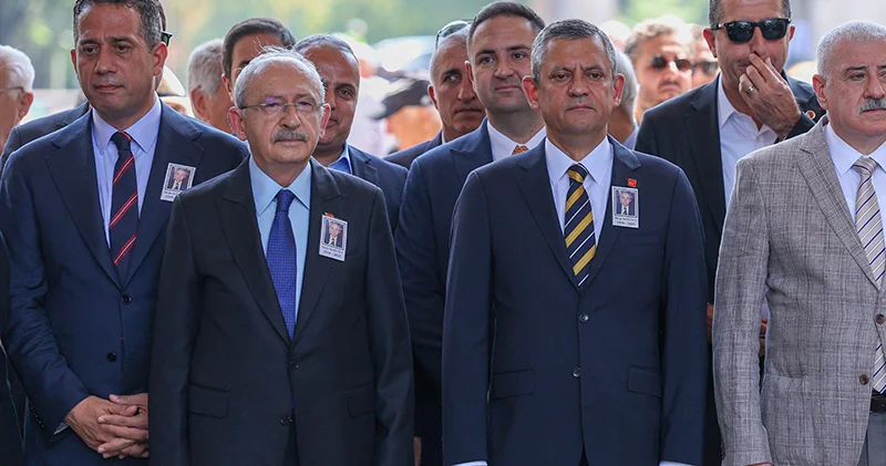 Özgür Özel ve Kemal Kılıçdaroğlu, CHP Tokat Senatörü Metin Somuncu nun cenaze töreninde yan yana geldi