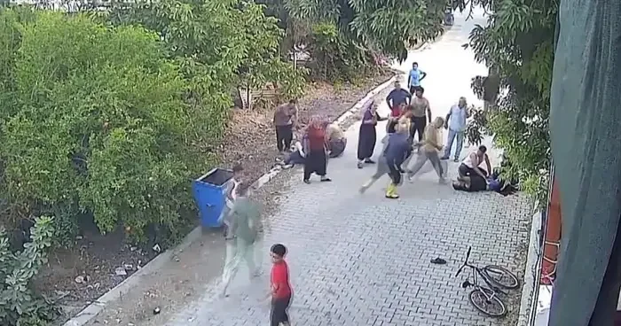 Adana da kanlı miras kavgası: Oğullarını sopayla dövdü yetmedi av tüfeğiyle ateş etti!