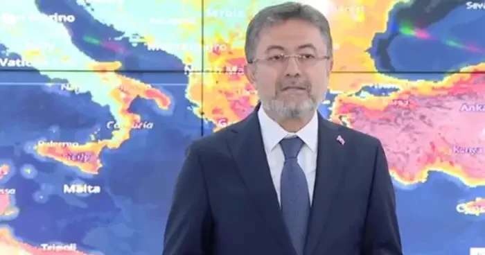 Bakan Yumaklı yangınlarla ilgili son durumu paylaştı! 24 saatte 55 yangını söndürdük, devam eden tek bir yangın kaldı