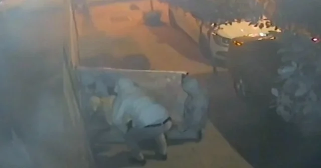 Gaziosmanpaşa’da kuyumcudan 3 kilogram altını böyle çaldılar: VİDEO İZLE