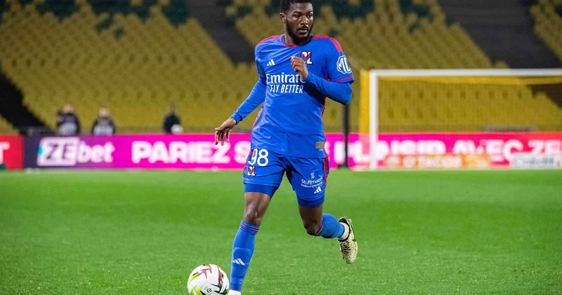 Galatasaray, Ainsley Maitland Niles ın peşinde