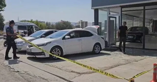 Oto galeriye ateş açıldı: 1 yaralı Çorum Haberleri