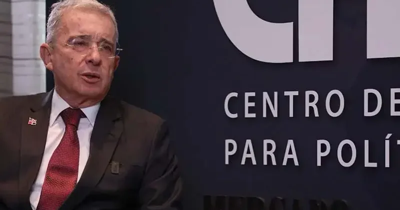 Eski Kolombiya Cumhurbaşkanı Uribe, rüşvetten suçlu bulundu