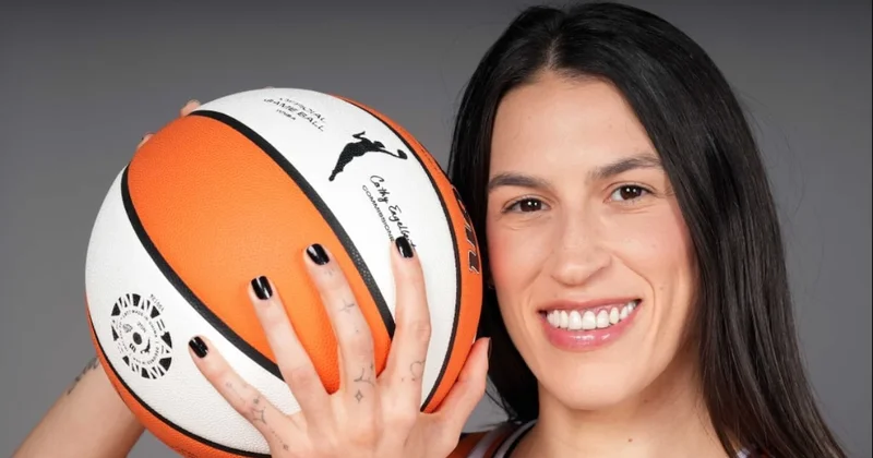 Sevgi Uzun, Chicago Sky da Sözcü Gazetesi