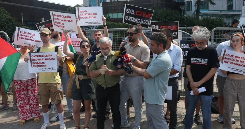 Gazetecilerden İsrail Konsolosluğu önünde protesto