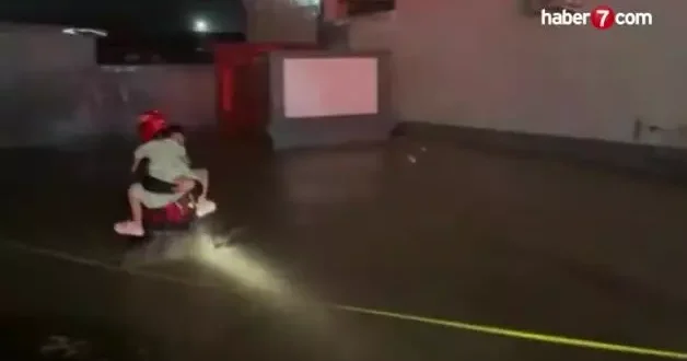 Çin de şiddetli yağışlar sele neden oldu... Onbinlerce insan yerini değiştirmek zorunda kaldı
