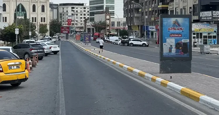 Bu kentte dışarı adım atılmıyor Termometreler 51 dereceyi gösterdi, cadde ve sokaklar boş kaldı