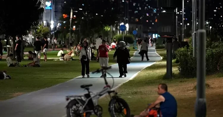 Gündüz yanıyor, gece sırılsıklam uyanıyorsanız dikkat Tropikal gün ve tropikal gece geldi! Uzman isim uyardı