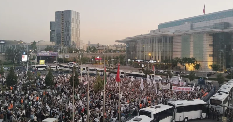 IBDA C’li grup AKP nin İsrail politikasını protesto etti: Leman’ı basanlar AKP’ye yürüdü! Sözcü Gazetesi