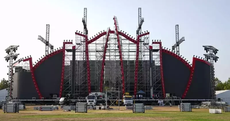 Jennifer Lopez in İstanbul da konser vereceği sahne görüntülendi