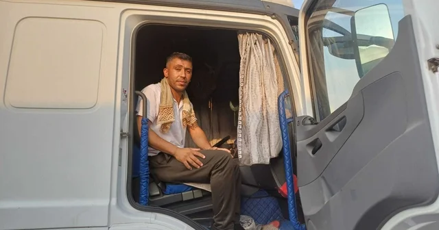 Silopi de 49 dereceyi bulan sıcaklık, TIR şoförlerine zor anlar yaşatıyor Şırnak Haberleri