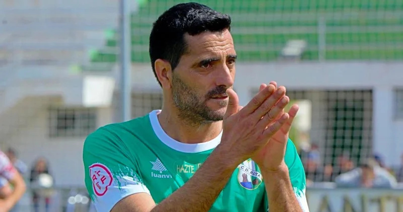 44 yaşındaki Daniel Güiza imzayı attı