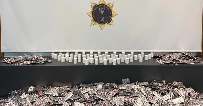 Samsun da valize gizlenen 24 bin sentetik ecza ele geçirildi