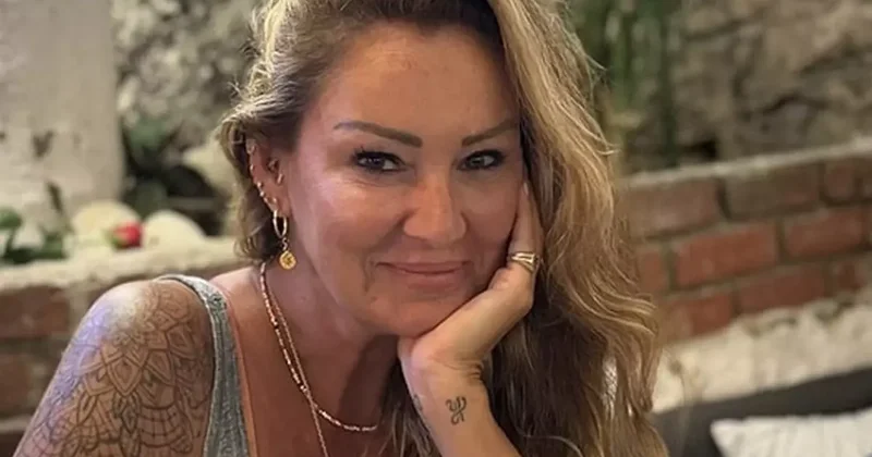 Formunu spora borçlu! 50 yaşındaki Pınar Altuğ yıllara meydan okudu