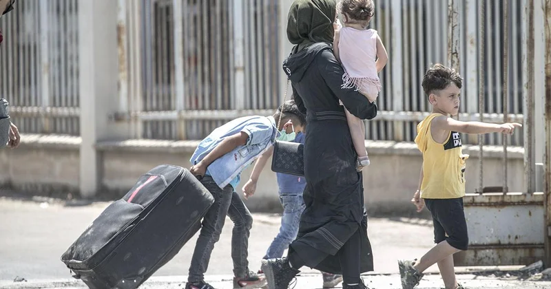8 Aralık 2024 ten bugüne kadar 450 bin 169 Suriyeli ülkesine döndü
