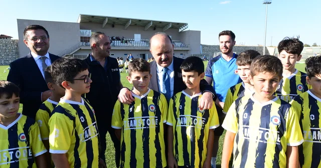 Kastamonu Valisi Dallı, yaz futbol okulunu ziyaret etti Kastamonu Haberleri