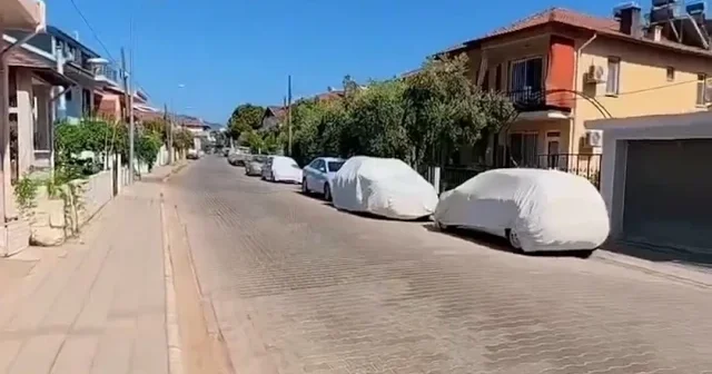 Fethiye’de park yeri tartışması: 30 yıllık evim dedi kapısının önüne park eden araca zarar verdi VİDEO İZLE