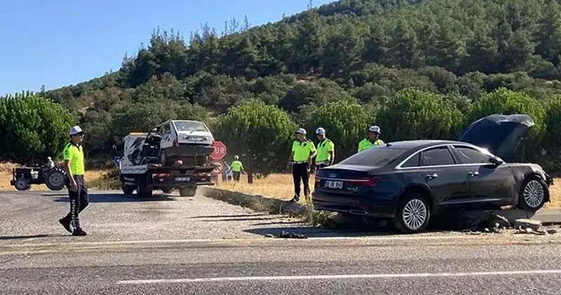 Manisa da kavşakta kaza: 1 ölü, 3 yaralı