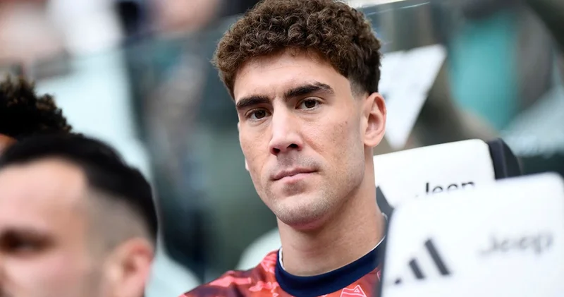 Juventus tan flaş karar: Vlahovic kalıyor